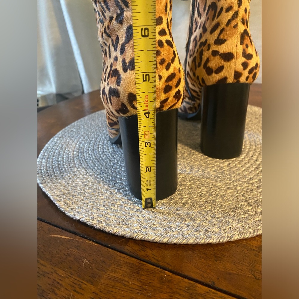 NWOT -ANKLE BOOTS- Antonio Melani animal print ankle boots size 10 - Picture 3 of 8